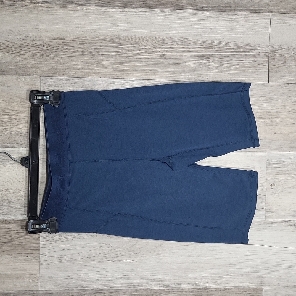 Fabletics Womens XXS Ultra High Waisted Wool Baselayer Bike Short 9" Blue NEW
